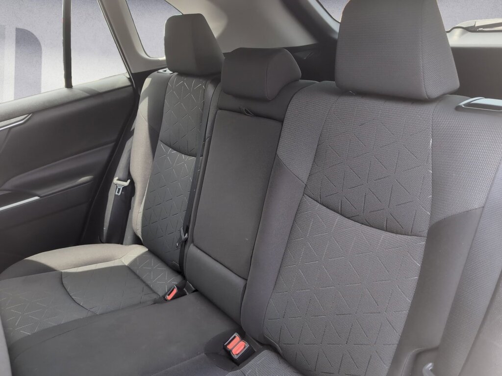 Toyota RAV4 LE 2022