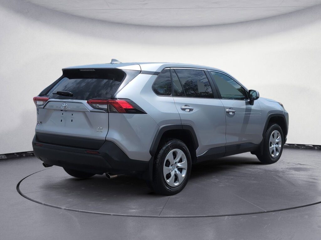 Toyota RAV4 LE 2022