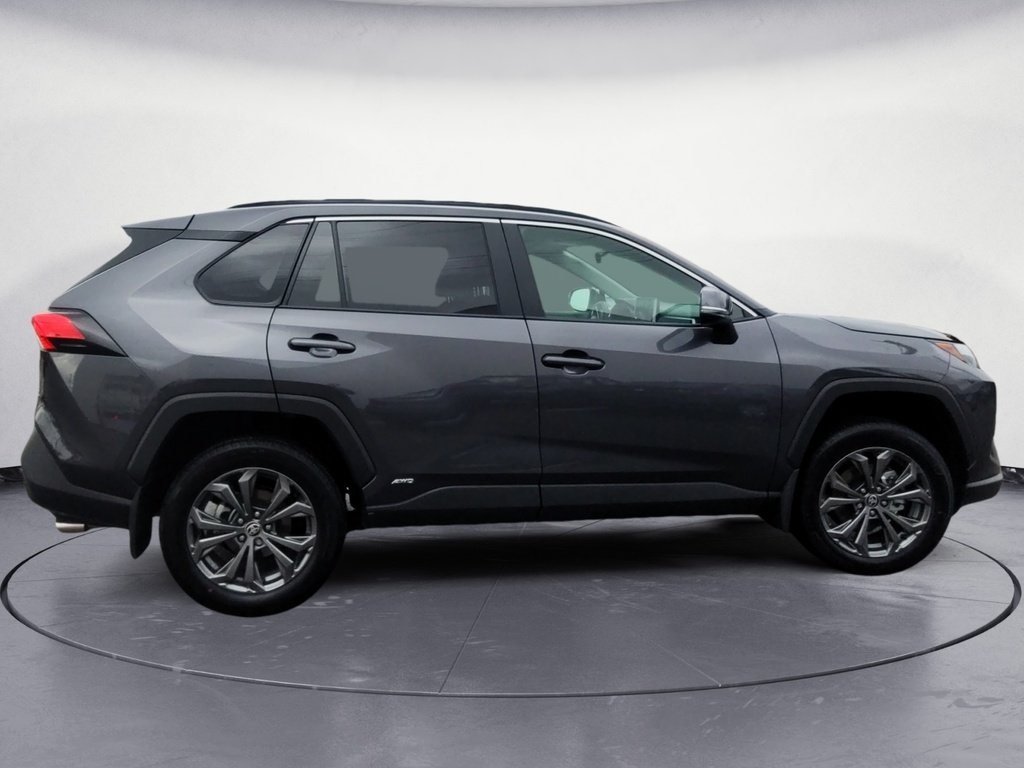 Toyota RAV4 HYBRID XLE 2025