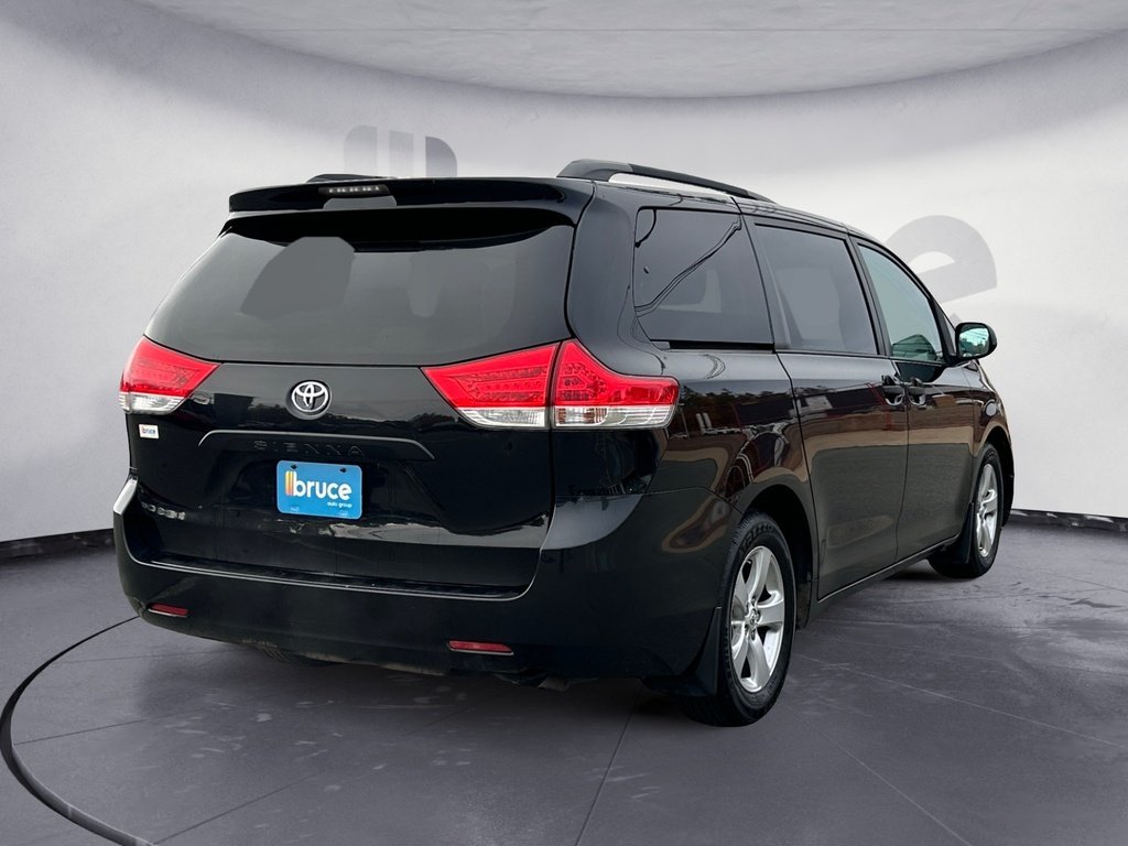 Toyota Sienna BASE 2014