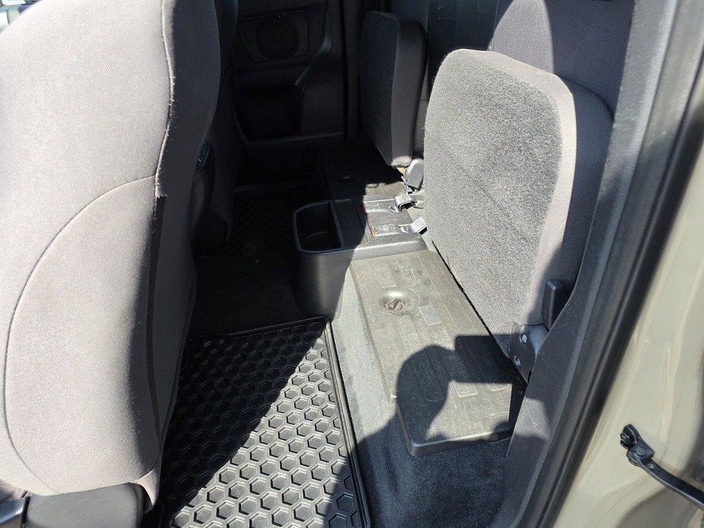 Toyota Tacoma SR5 2016