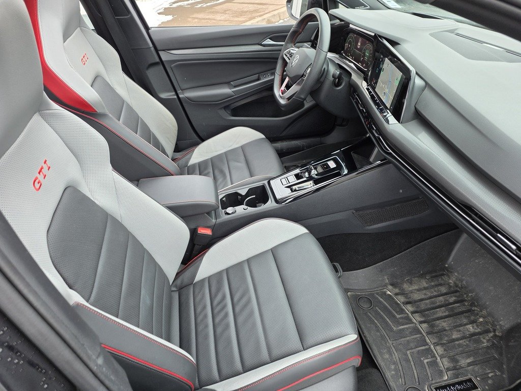 2023 Volkswagen Golf GTI PERFORMANCE