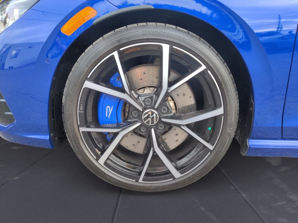 2022 Volkswagen Golf R BASE