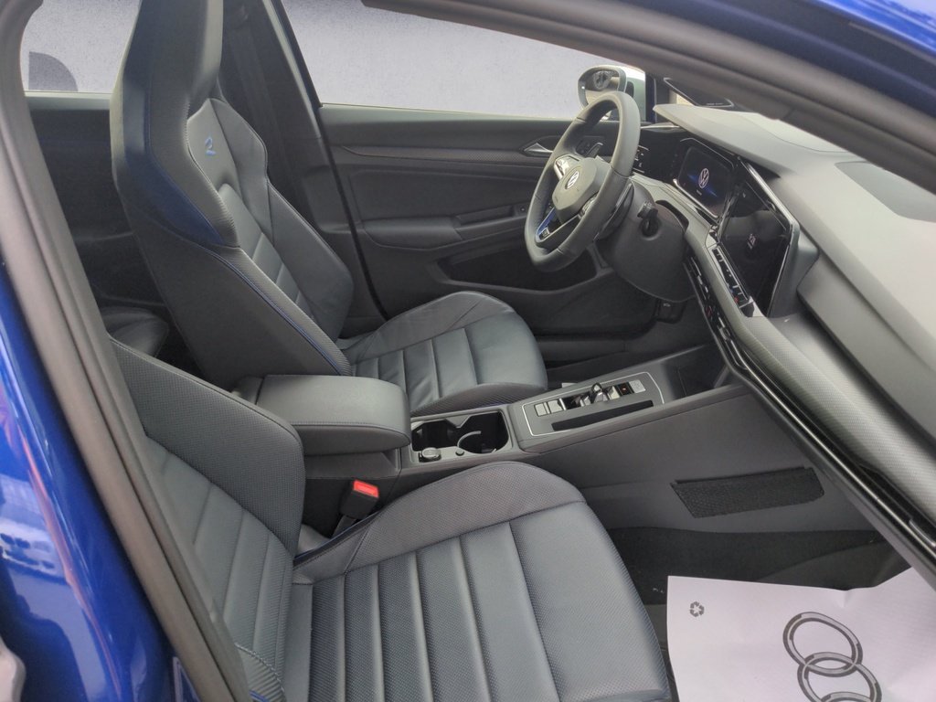 2022 Volkswagen Golf R BASE