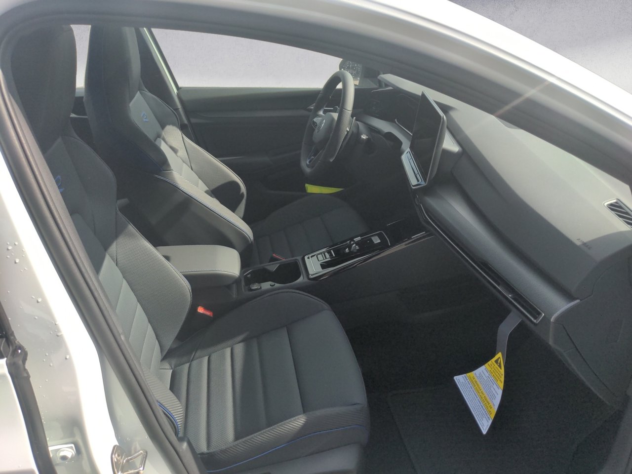2025 Volkswagen Golf R BASE