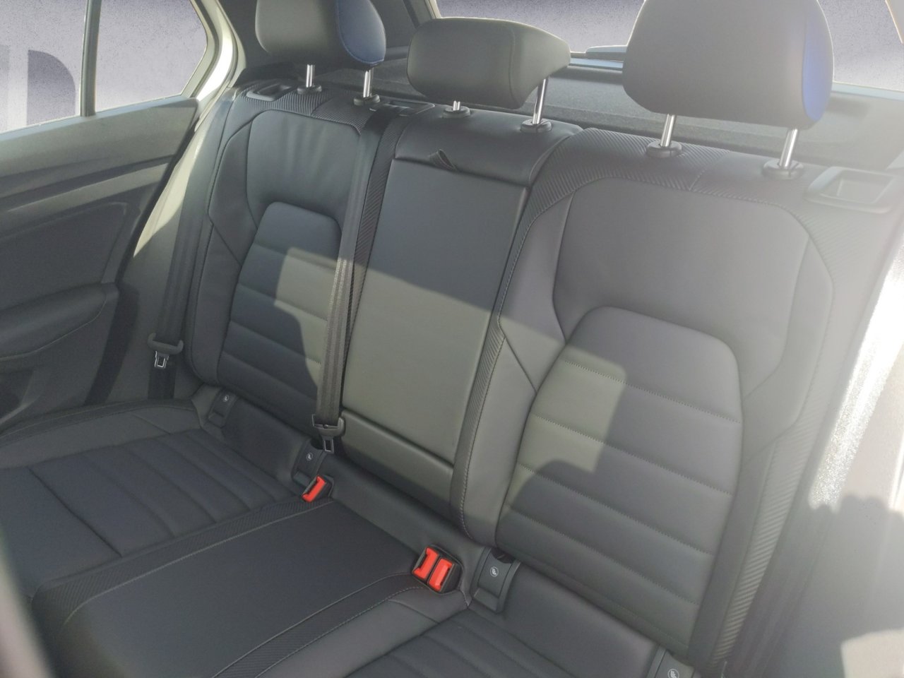 2025 Volkswagen Golf R BASE