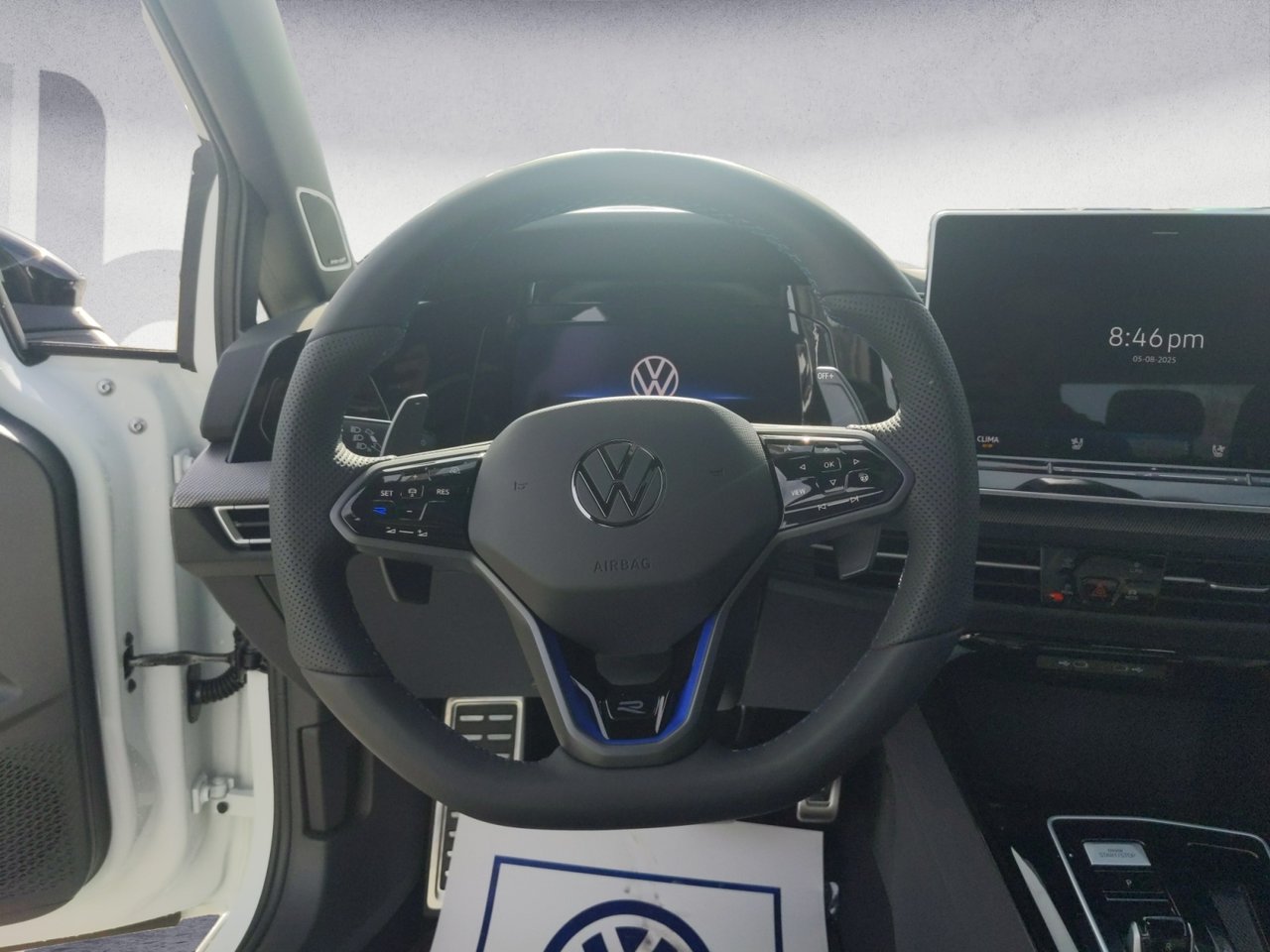 2025 Volkswagen Golf R BASE