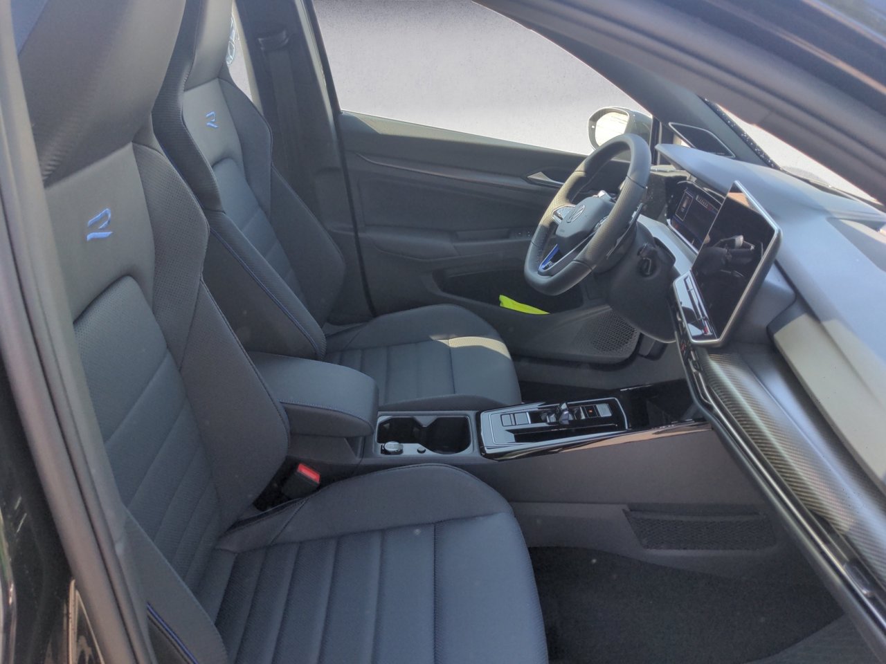 2025 Volkswagen Golf R BLACK EDITION