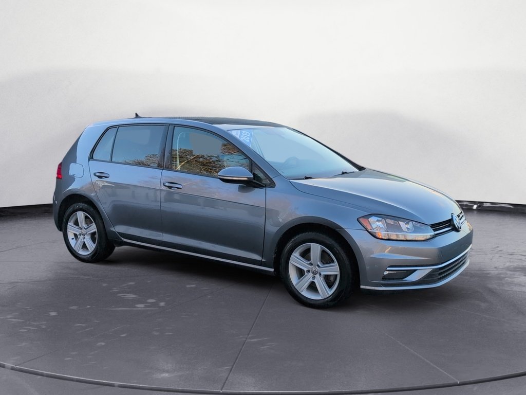 2019 Volkswagen Golf Highline, Leather, Sunroof!