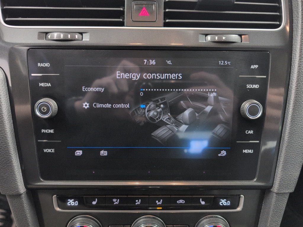 2019 Volkswagen Golf Highline, Leather, Sunroof!