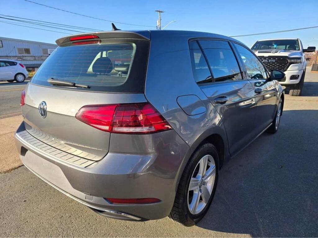 2019 Volkswagen Golf Highline, Leather, Sunroof!