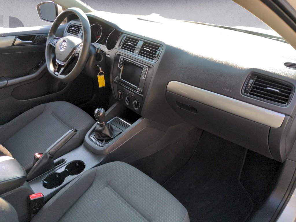 Volkswagen Jetta Sedan MANUAL 2016