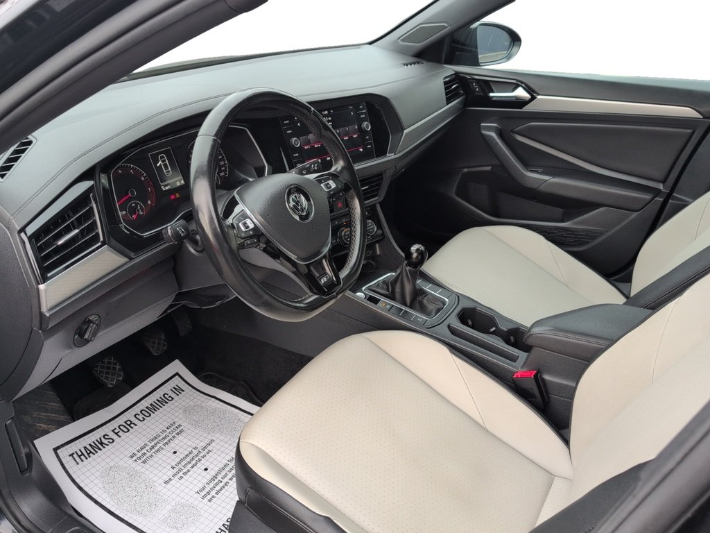 2019 Volkswagen Jetta R-Line 6 Speed Manual! Leather, Sunroof!
