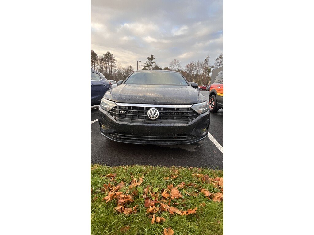 2019 Volkswagen Jetta R-Line 6 Speed Manual! Leather, Sunroof!
