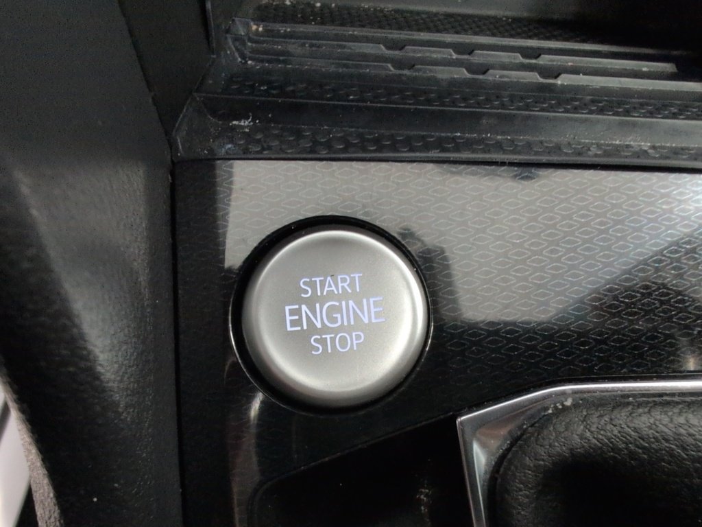 2025 Volkswagen Taos Black Edition 4MOTION