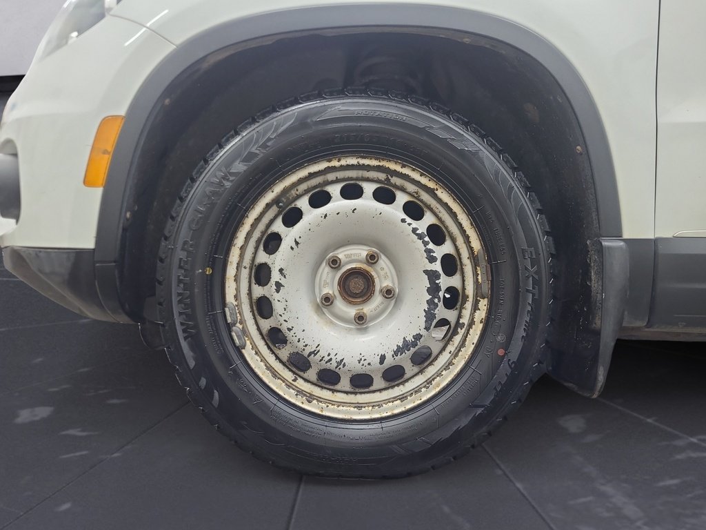 Volkswagen Tiguan S 2015