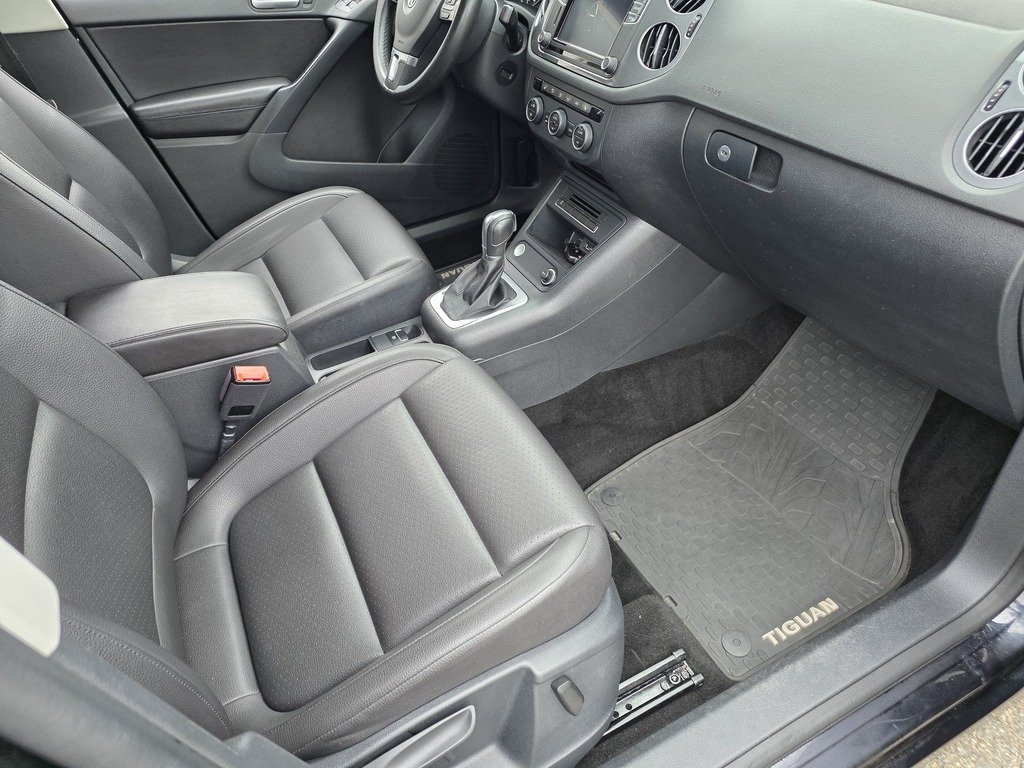 2017 Volkswagen Tiguan WOLFSBURG EDITION