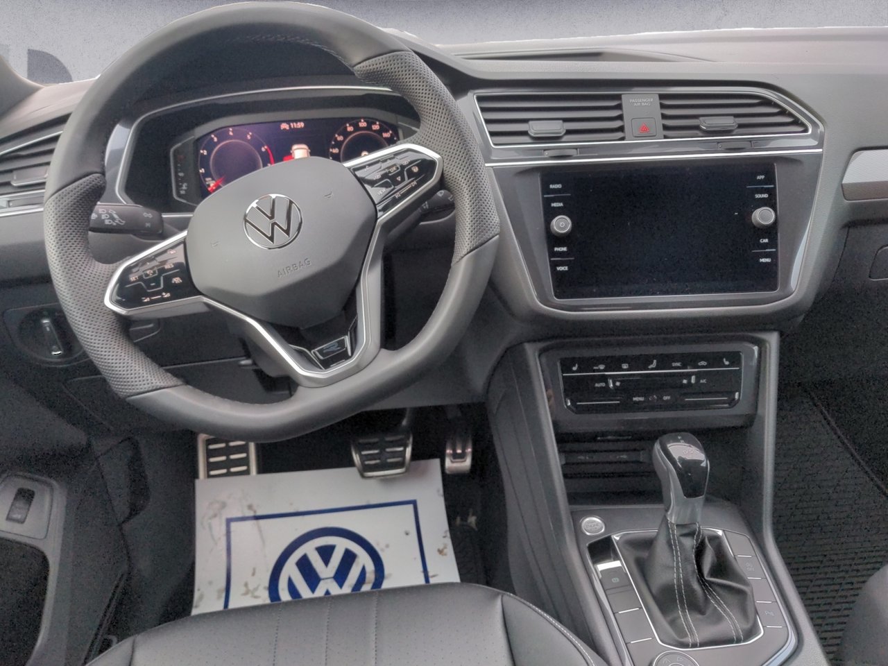 2024 Volkswagen Tiguan COMFORTLINE R-LINE BLACK EDITION