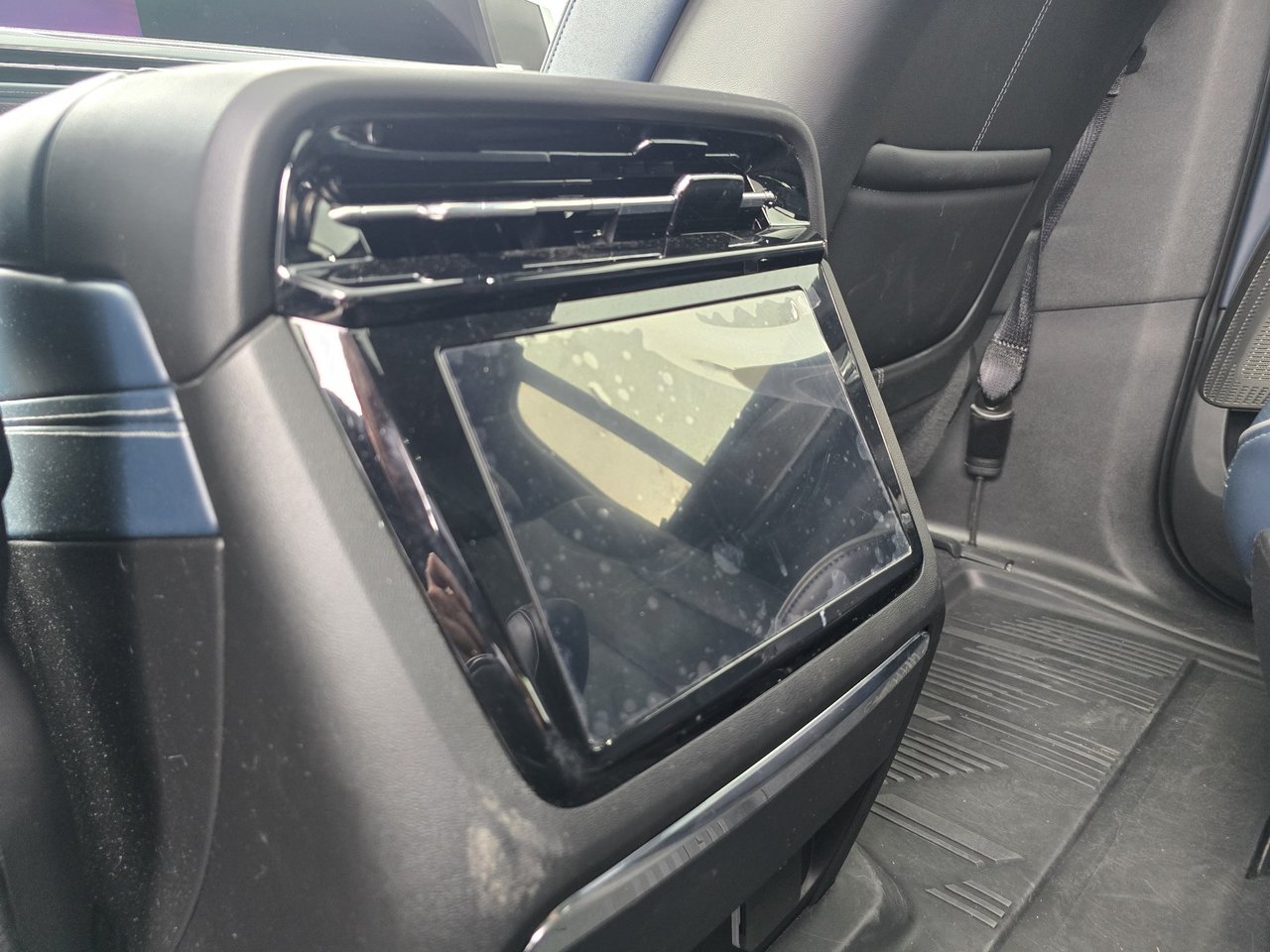 Cadillac Escalade IQ Sport 2 740 KM D'AUTONOMIE 2025-8