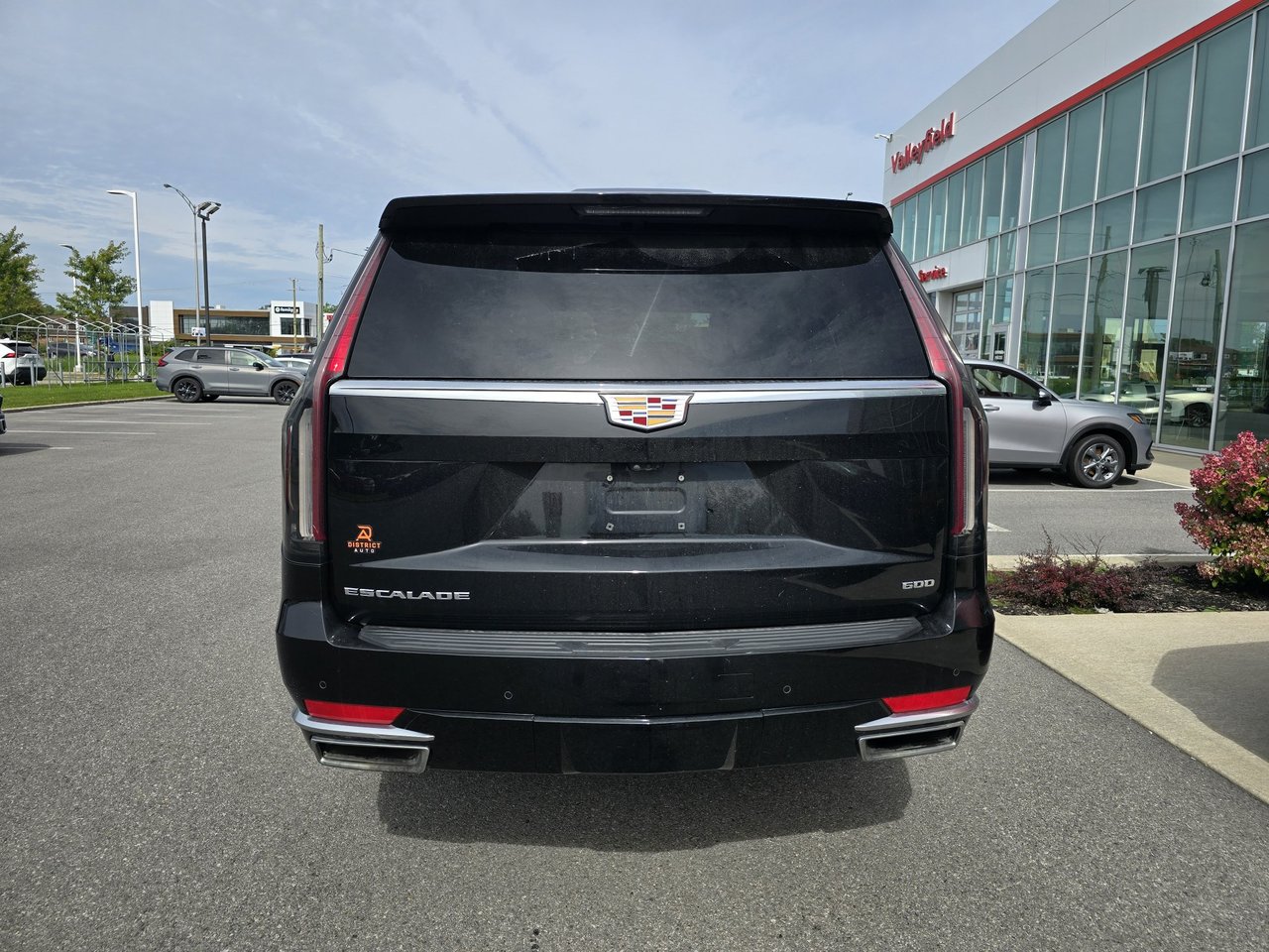 2024 Cadillac Escalade 4WD Premium Luxury-8