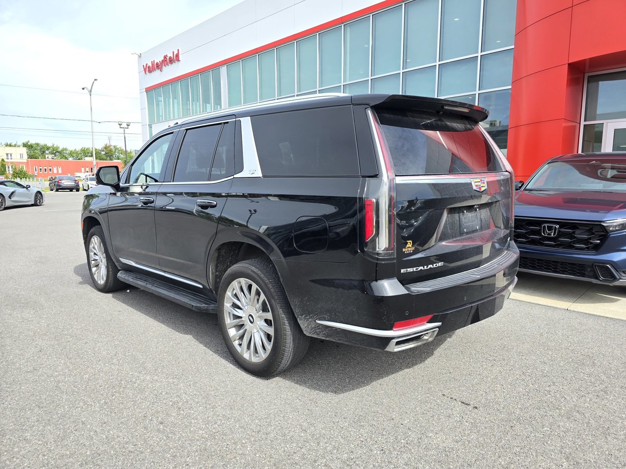 2024 Cadillac Escalade 4WD Premium Luxury-6