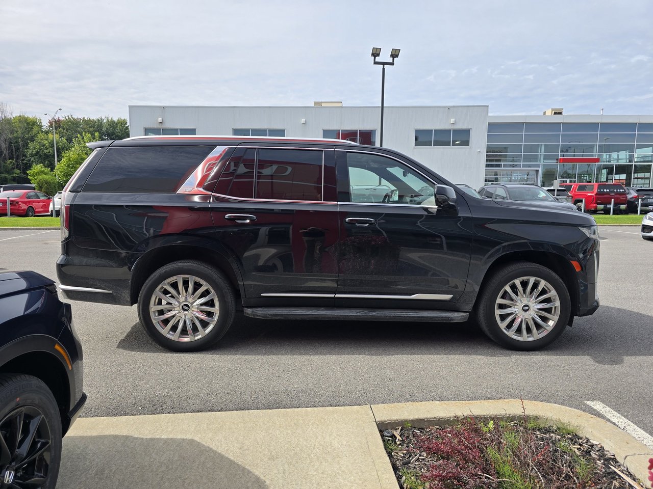 2024 Cadillac Escalade 4WD Premium Luxury-10