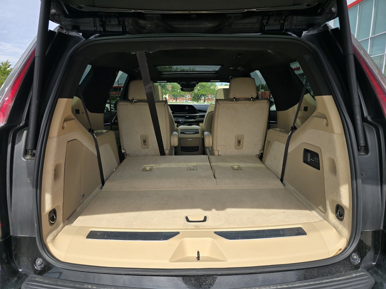 2024 Cadillac Escalade 4WD Premium Luxury-15
