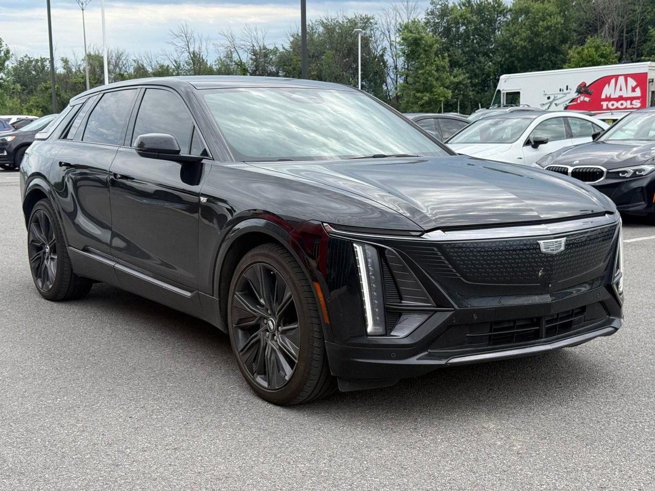 2024 Cadillac LYRIQ Sport-2