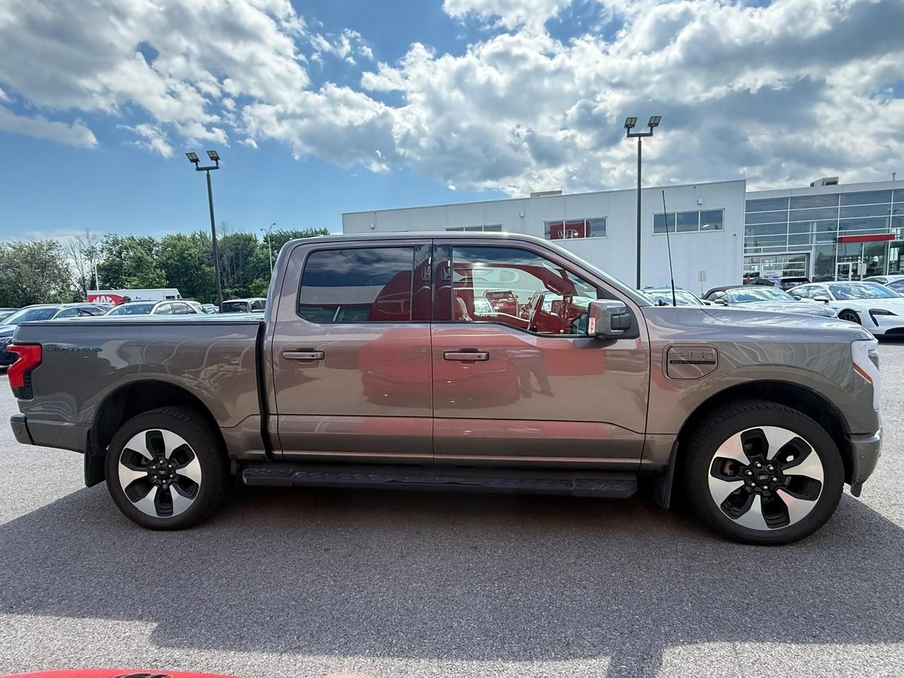 2022 Ford F-150 Lightning PLATINIUM-3