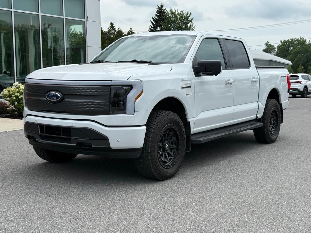 2023 Ford F-150 Lightning XLT-0