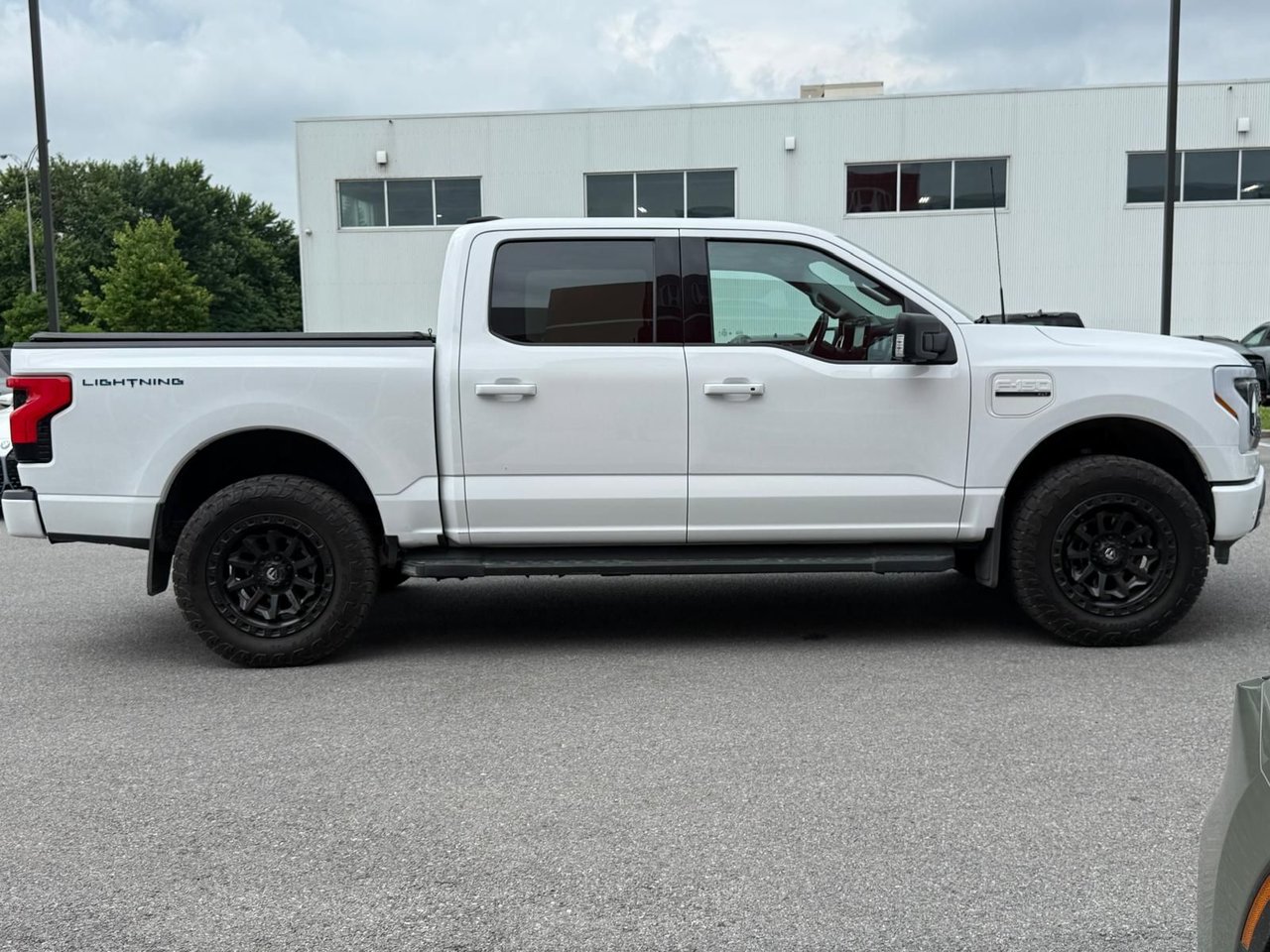 2023 Ford F-150 Lightning XLT-3