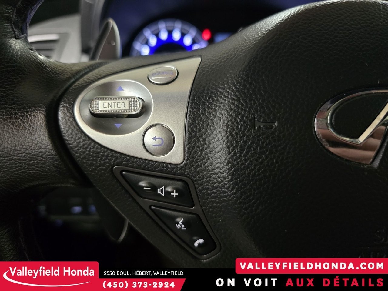 2017 Infiniti QX70 S AWD BOSE AUDIO-19