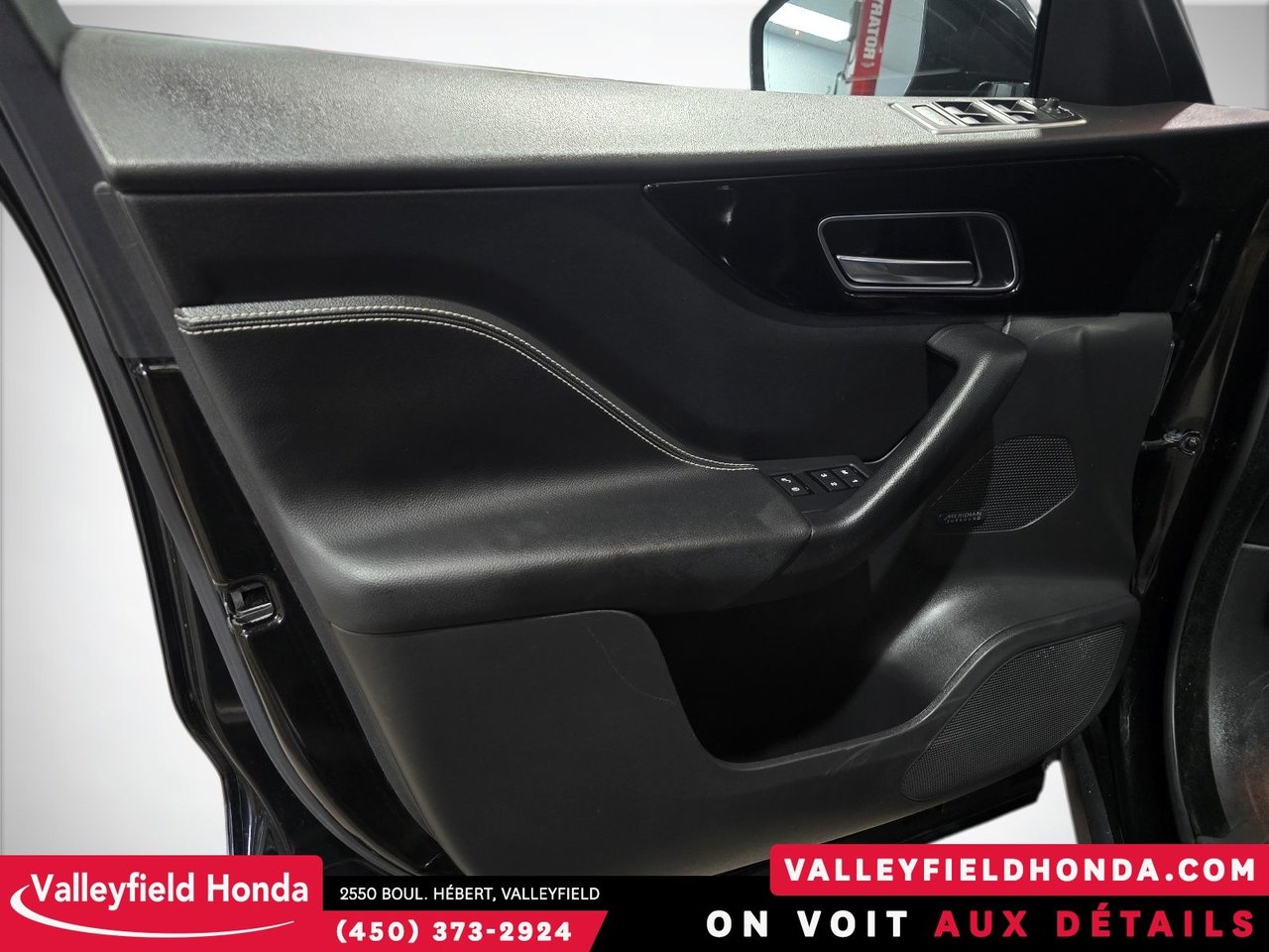 2018 Jaguar F-PACE R-Sport 35T 3.0L SUPERCHARGED-17