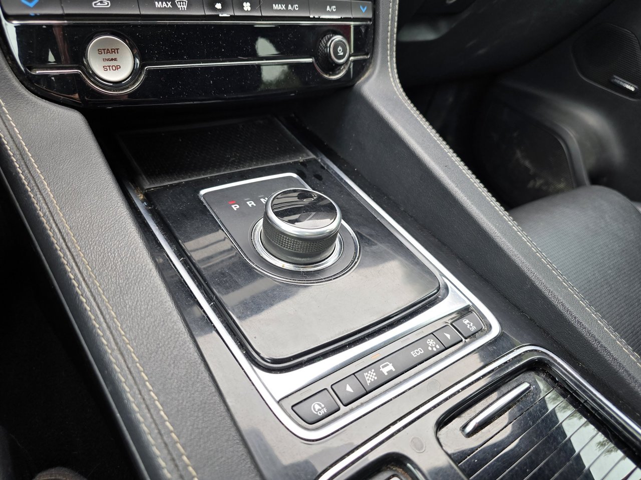 2019 Jaguar F-PACE R-Sport-7