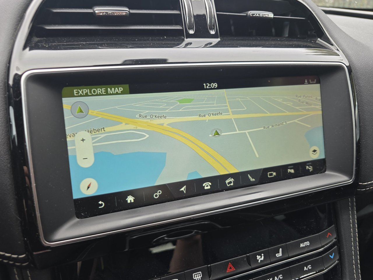 2019 Jaguar F-PACE R-Sport-9