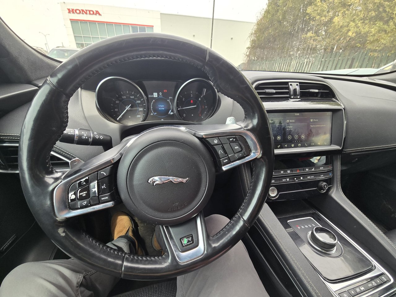 2019 Jaguar F-PACE R-Sport-6