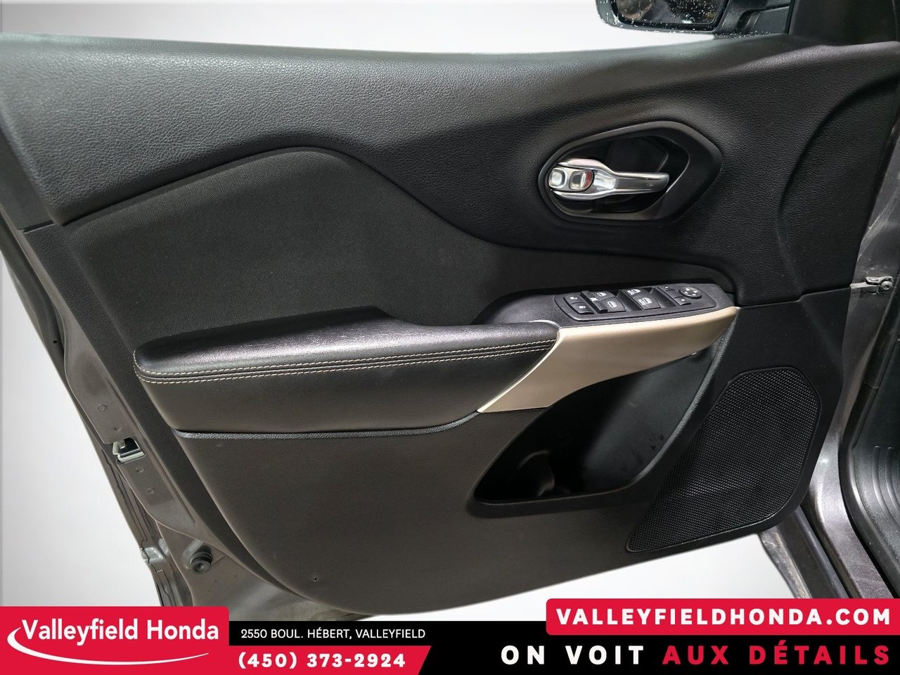 2017 Jeep Cherokee North 4x4-13