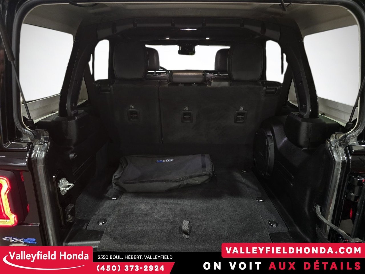 2024 Jeep Wrangler 4xe Sahara 30KM AUTONOMIE ELECTRIQUE-10