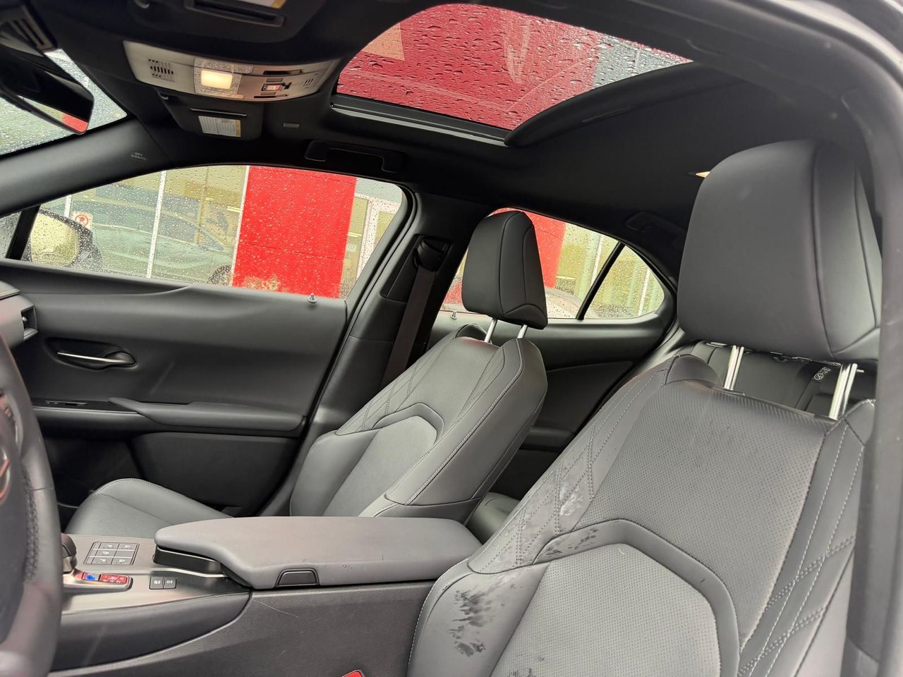 2025 Lexus UX 300h - HYBRIDE AWD TRES BAS KM-7
