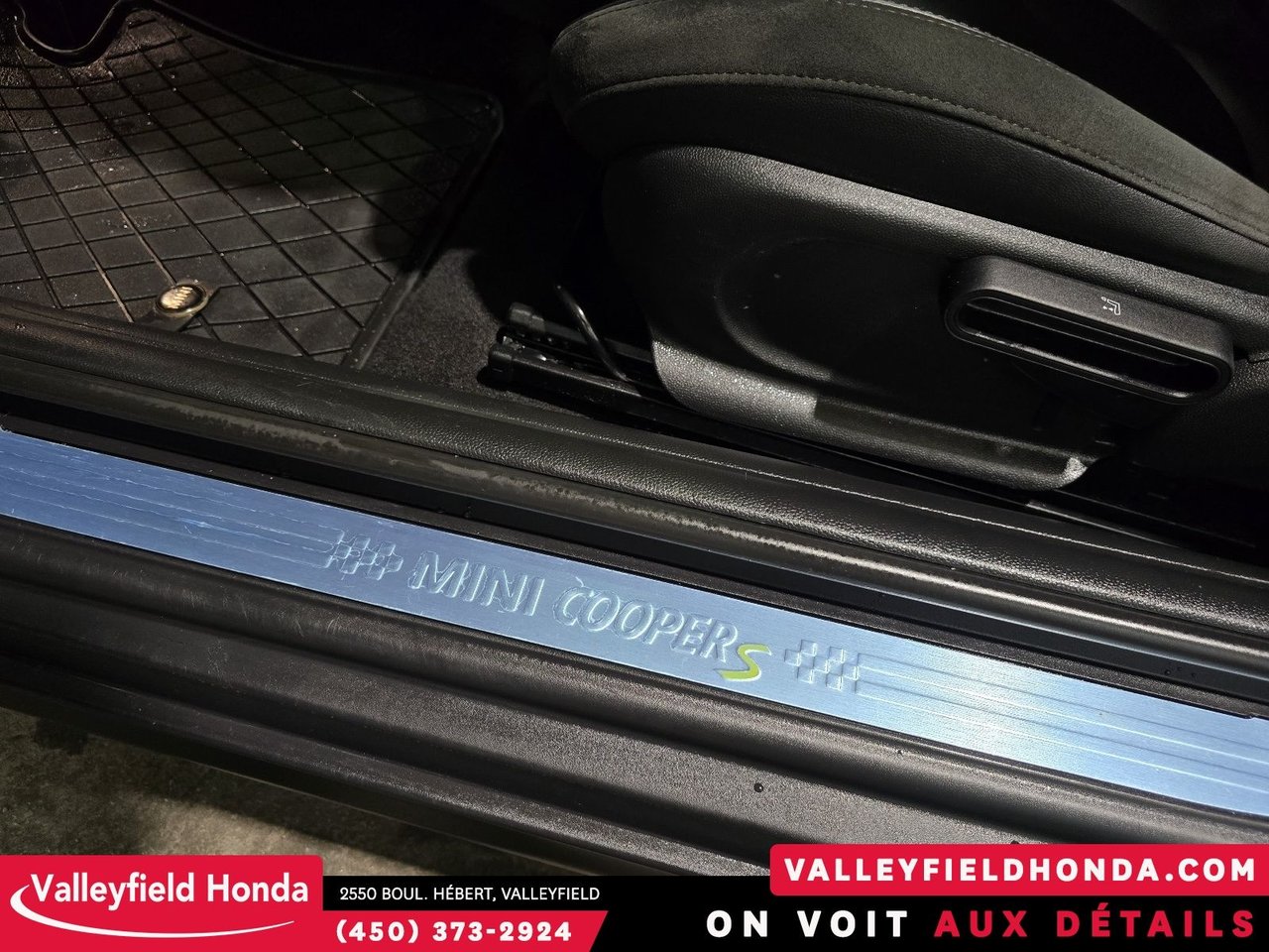 MINI 3 Door Cooper SE IMPECCABLE! 2023-13