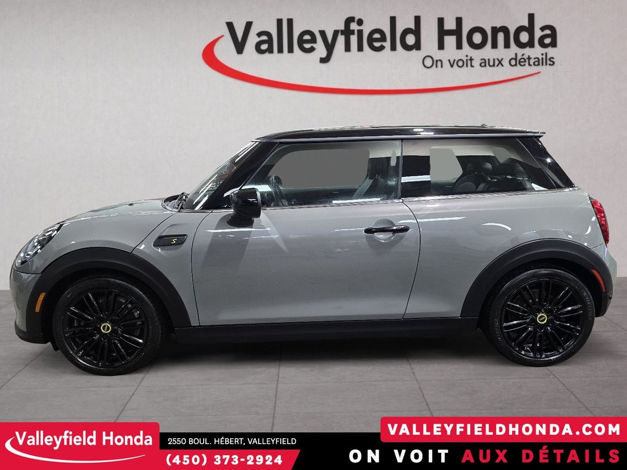 MINI 3 Door Cooper SE IMPECCABLE! 2023-9