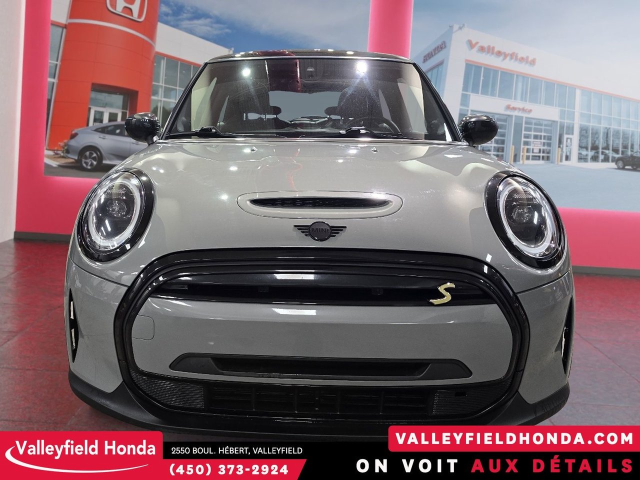 MINI 3 Door Cooper SE IMPECCABLE! 2023-1