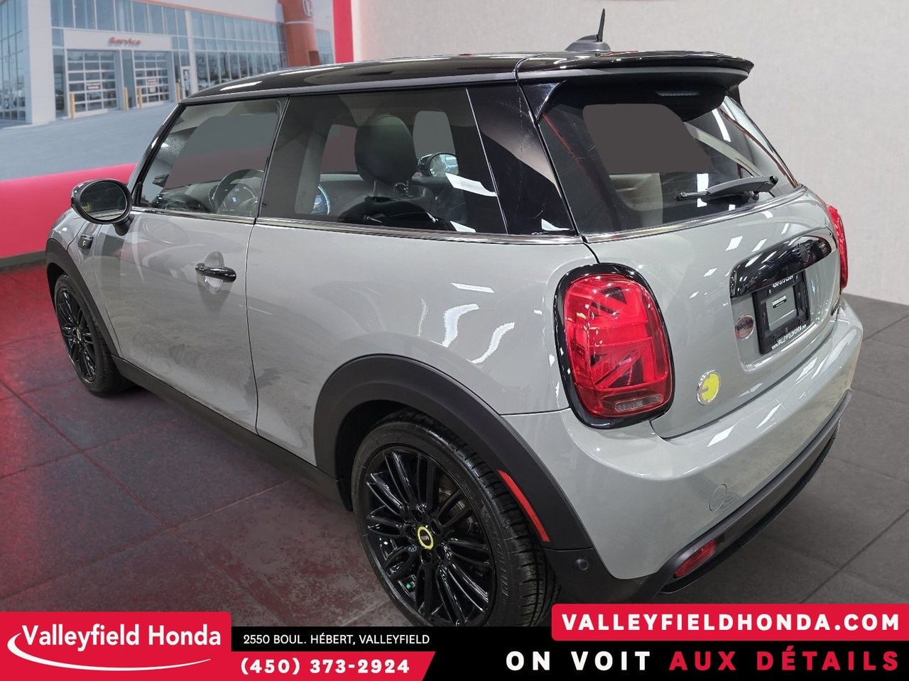 MINI 3 Door Cooper SE IMPECCABLE! 2023-8