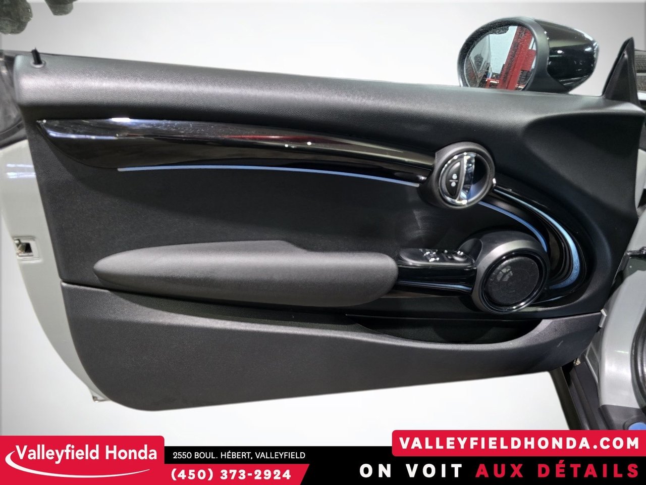 MINI 3 Door Cooper SE IMPECCABLE! 2023-16