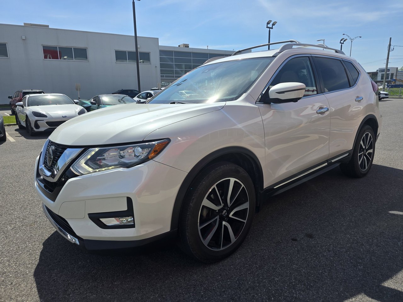2020 Nissan Rogue SV PLATINUM IMPECCABLE!-0