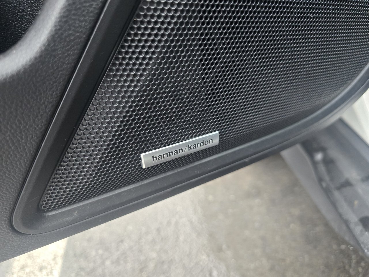 2023 Subaru Outback LIMITED IMPECCABLE!-4