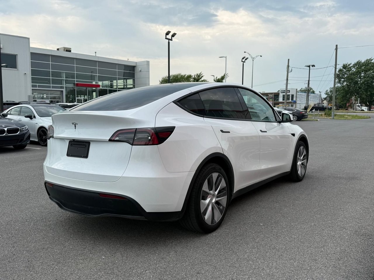 2023 Tesla Model Y-4