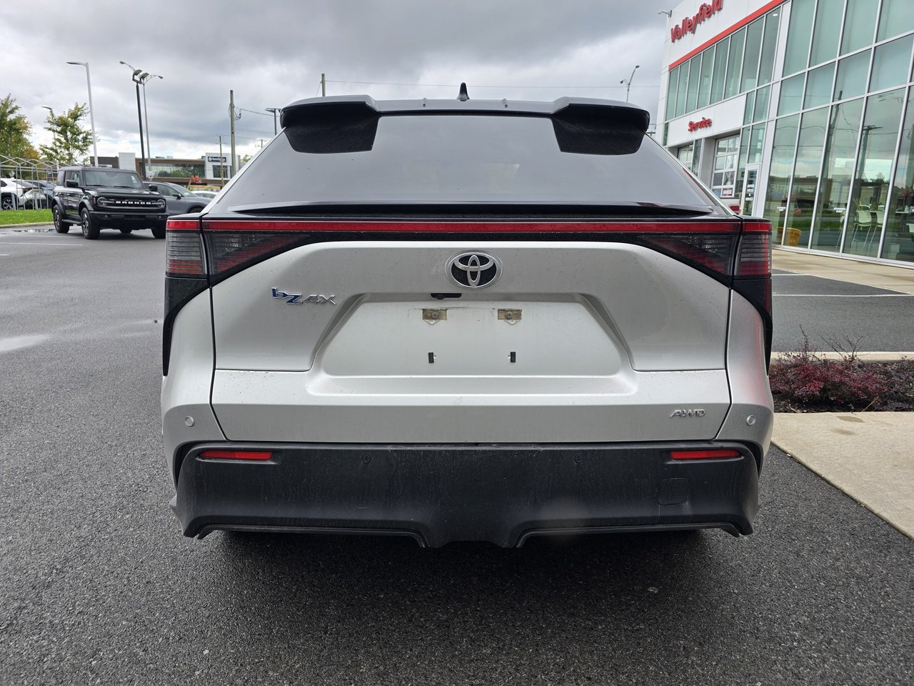 2023 Toyota bZ4X XLE AWD-8