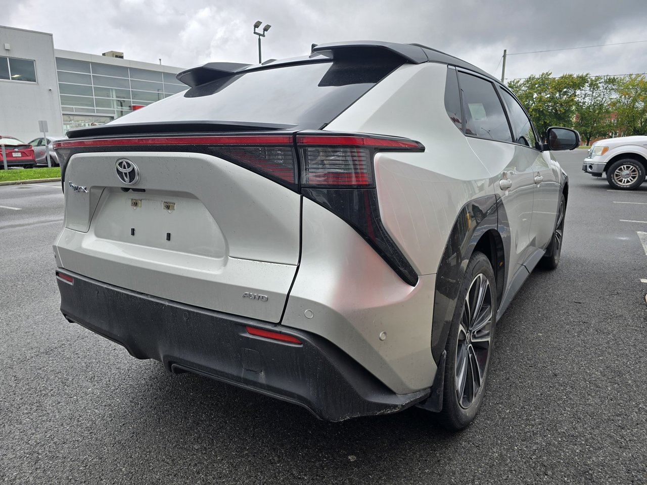 2023 Toyota bZ4X XLE AWD-7