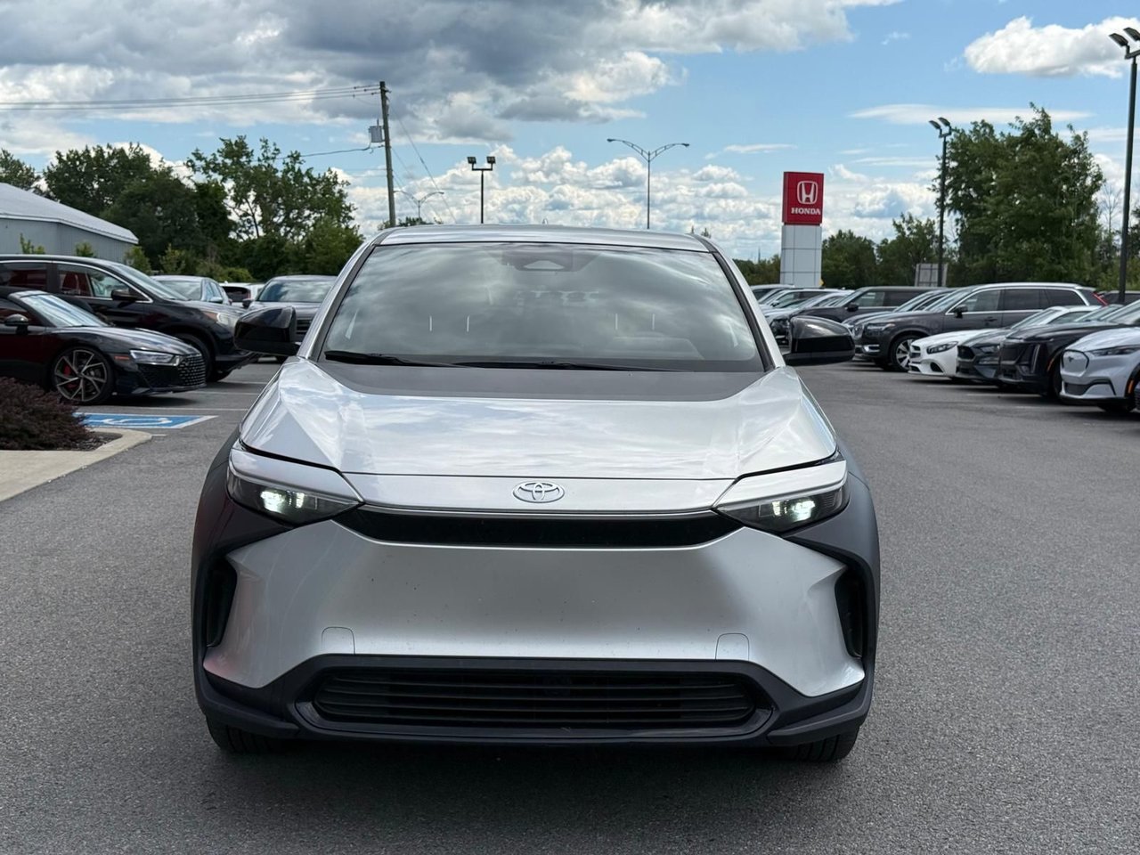 Toyota bZ4X LE 2024-1
